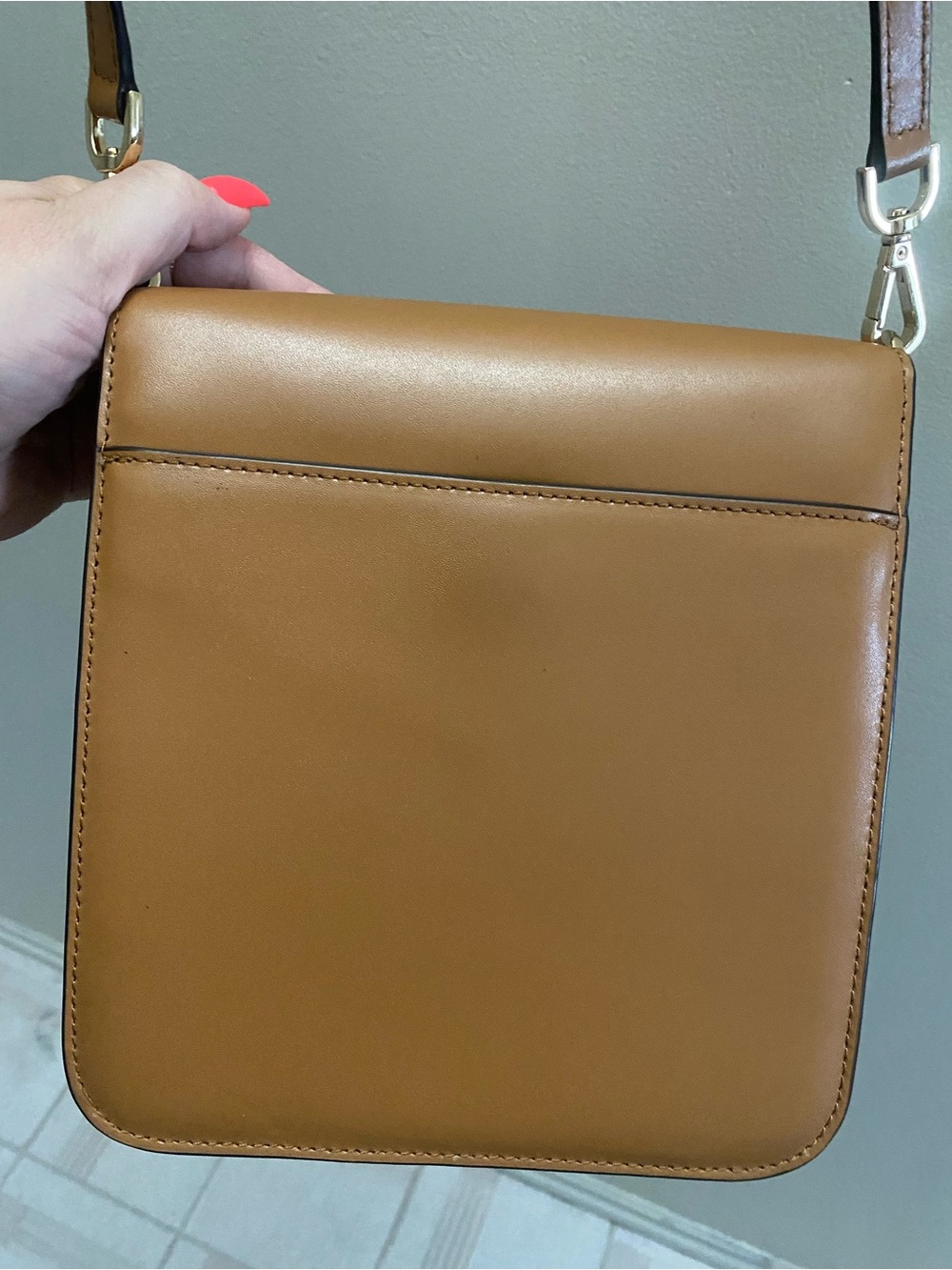 Michael Kors Sloan Editor Leather messenger bag - Picture 8 of 14
